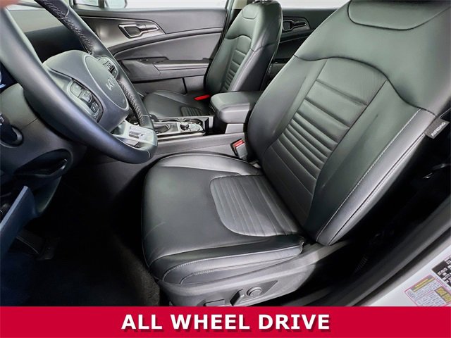 2024 Kia Sportage photo 3