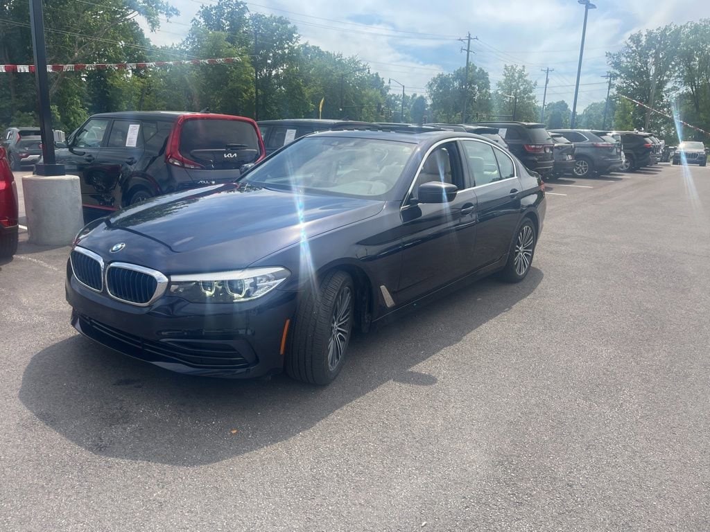 2020 BMW 5 Series 530i xDrive Sedan's photo
