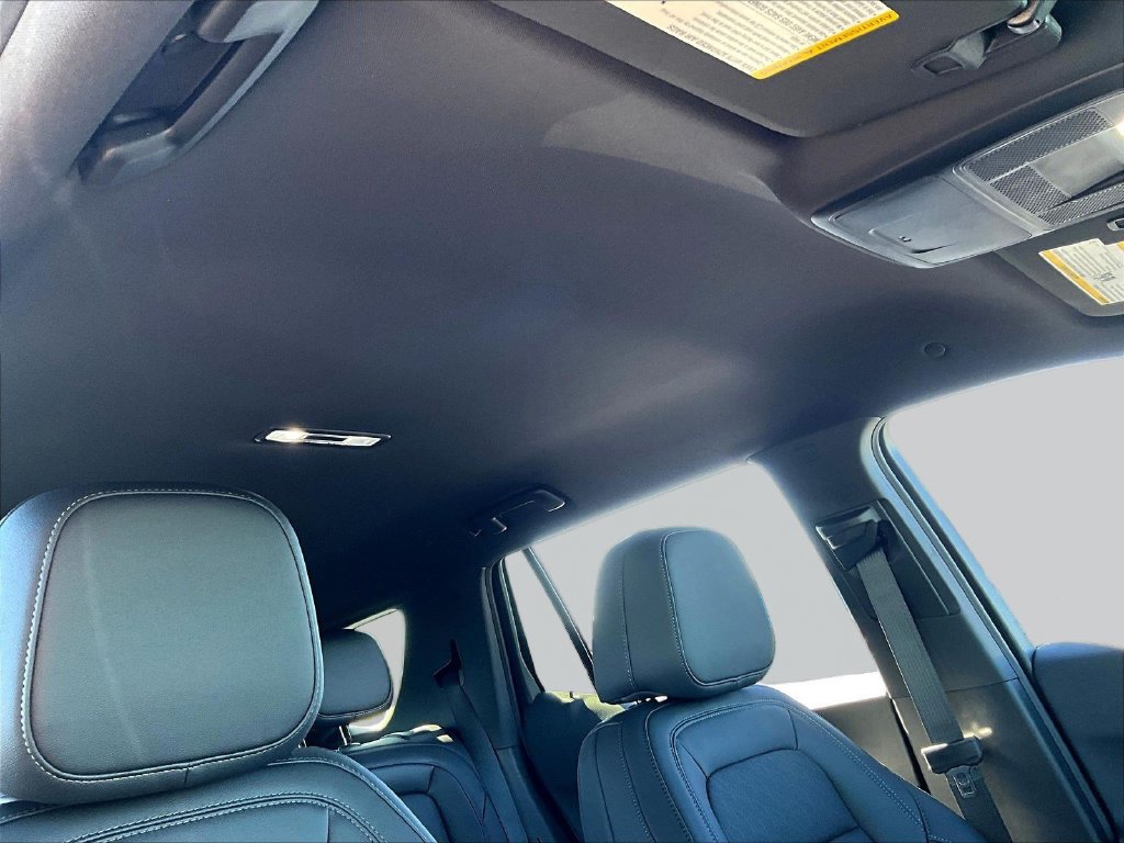 2027 Chevrolet Equinox LT - Photo 12