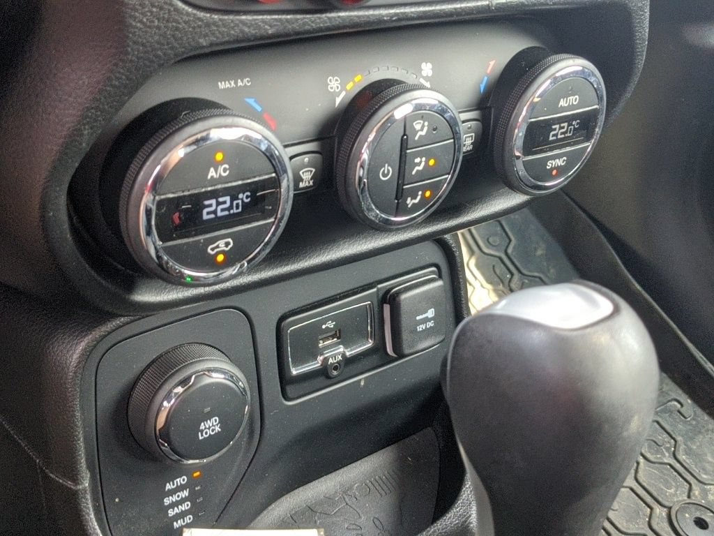 2017 Jeep Renegade Altitude Package - Photo 19
