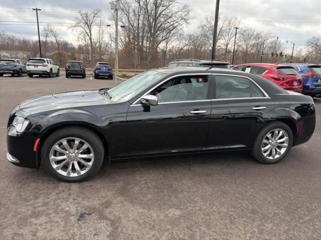 Used 2017 Chrysler 300