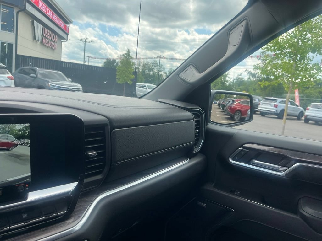 2025 Chevrolet Silverado 1500 LTZ - Photo 29