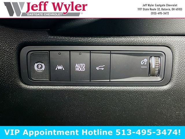 2025 Chevrolet Equinox EV RS - Photo 12