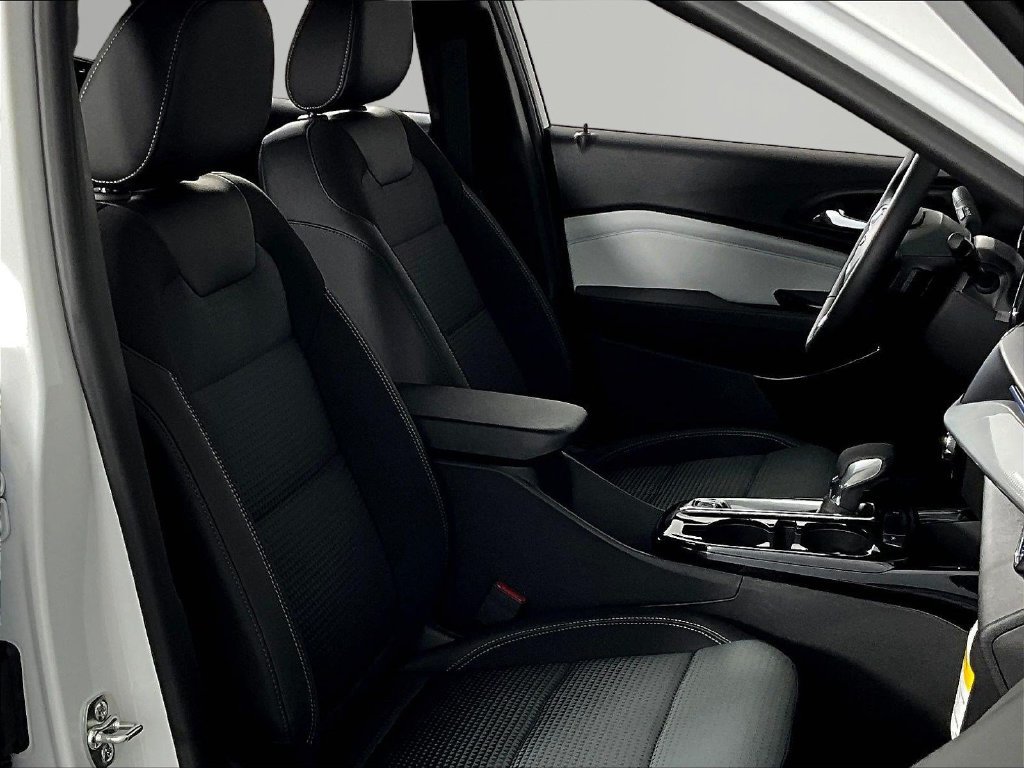 2026 Chevrolet Trax LT - Photo 17