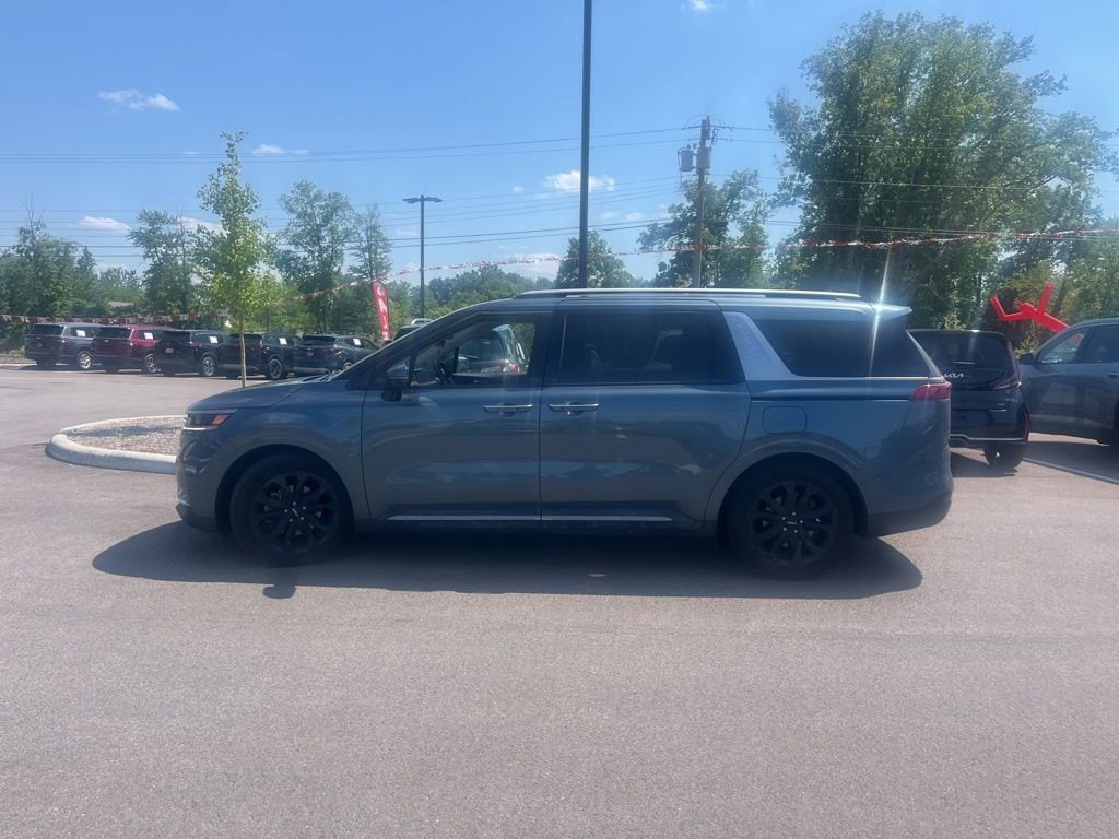 Used 2024 Kia Carnival