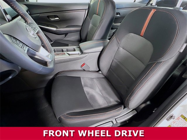 2025 Nissan Sentra SR photo 2