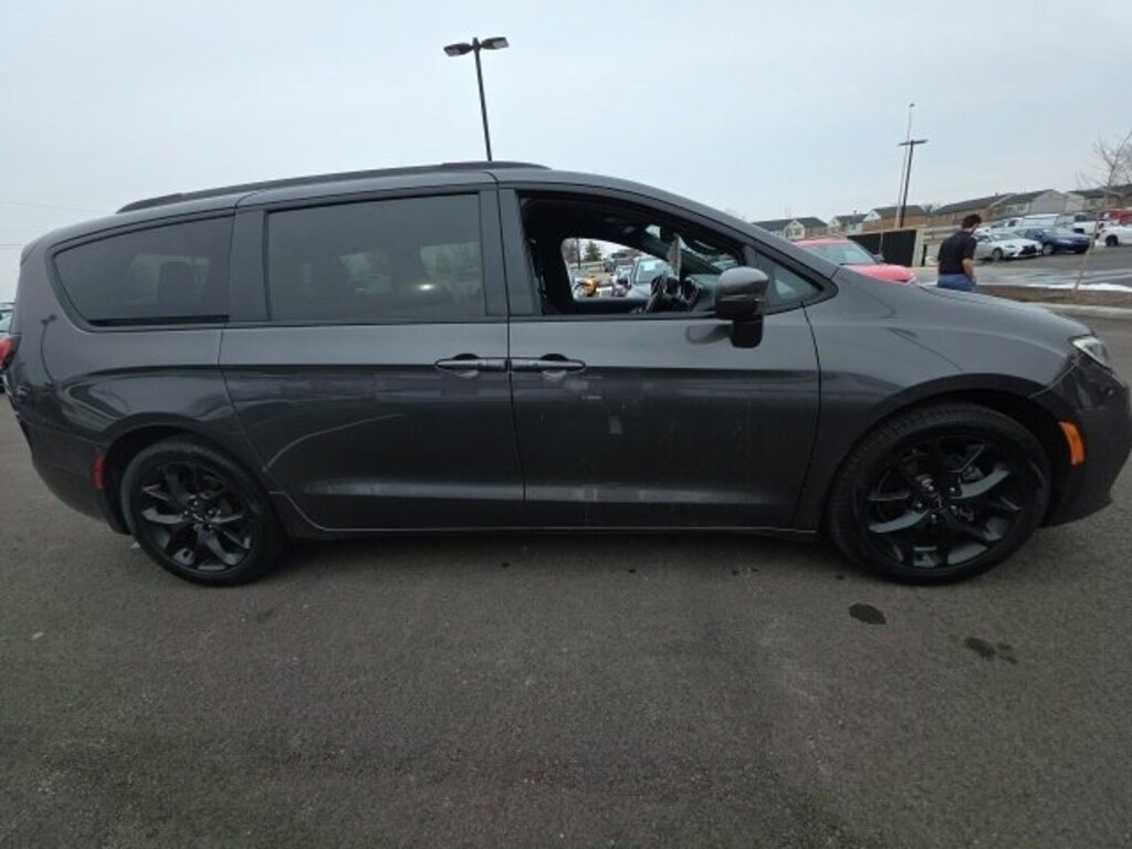 Used 2021 Chrysler Pacifica