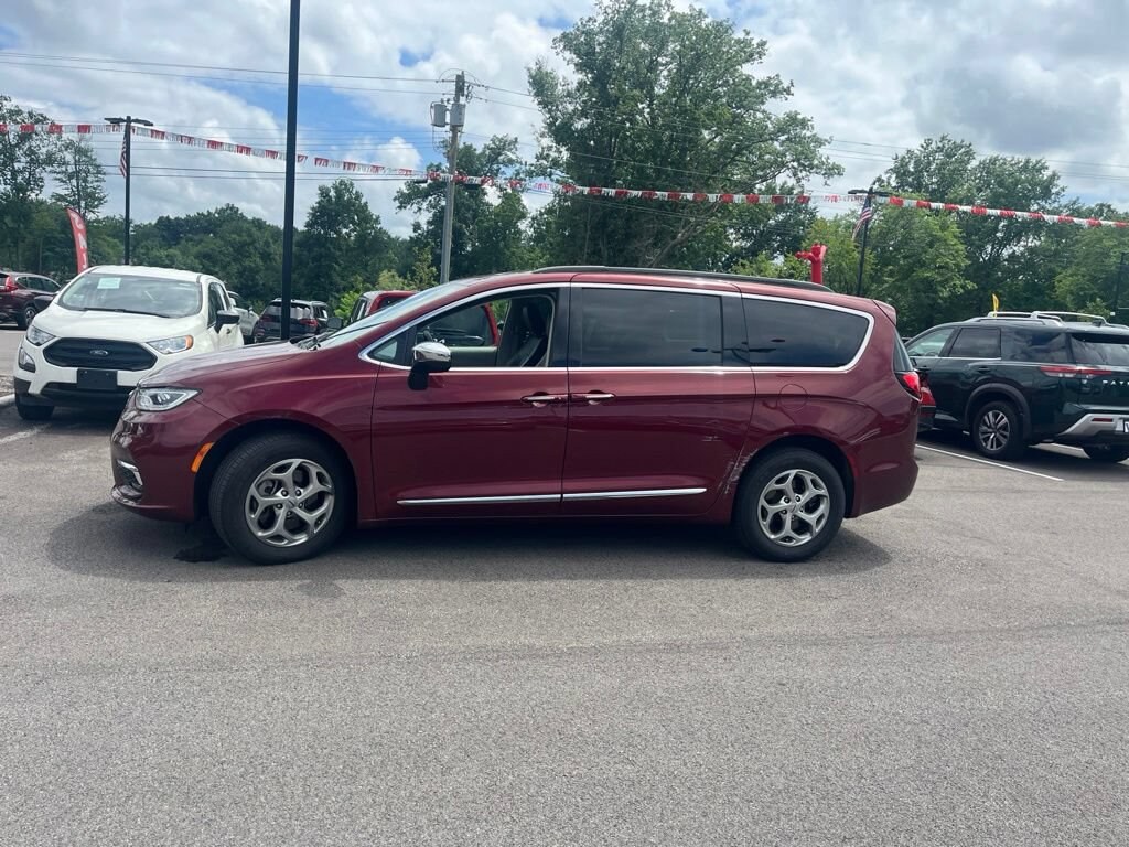 Used 2023 Chrysler Pacifica