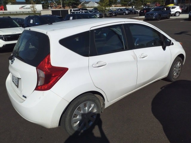 2015 Nissan Versa Note Plus photo 2