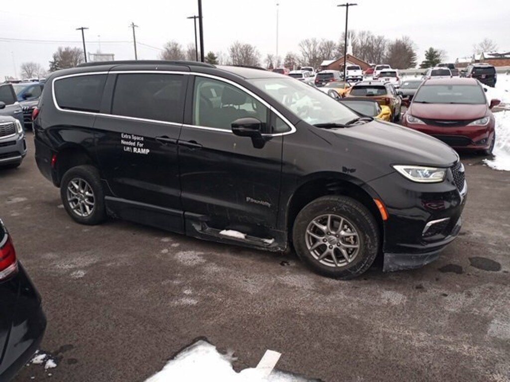 Used 2021 Chrysler Pacifica