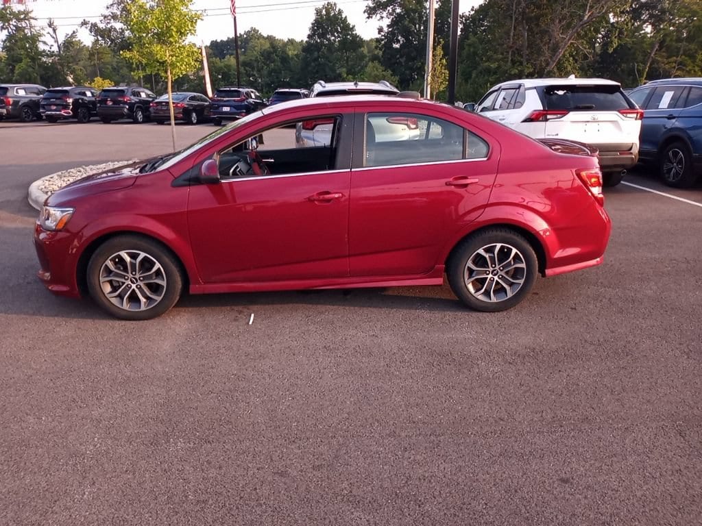 Used 2020 Chevrolet Sonic LT with VIN 1G1JD5SB5L4138935 for sale in Batavia, OH