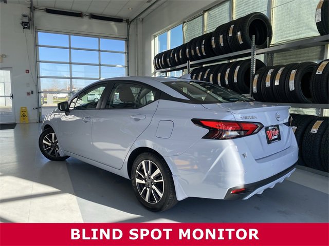 2024 Nissan Versa 1.6 SV photo 3