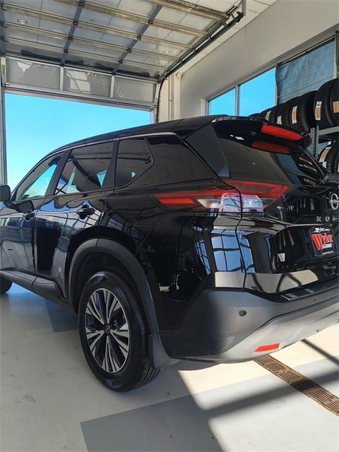 2023 Nissan Rogue SV photo 3