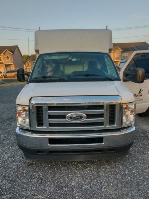 2021 Ford E-350 photo 2