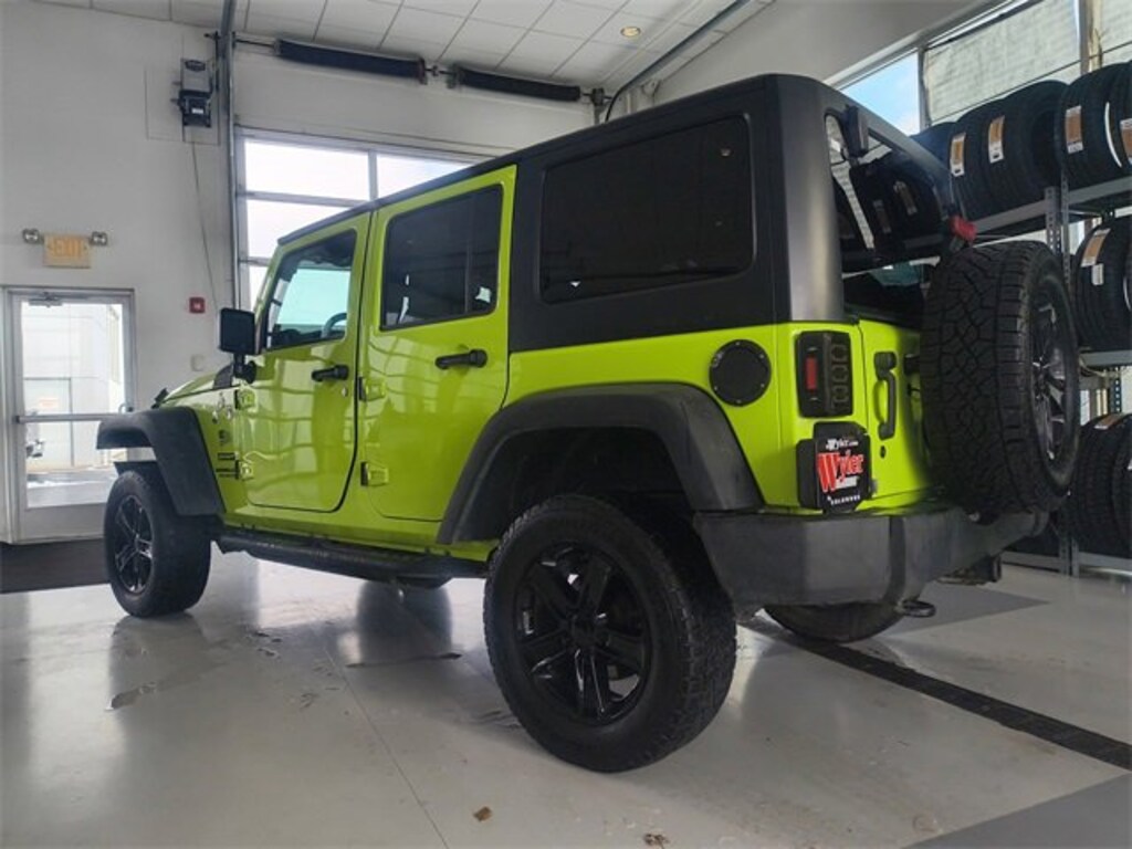 Used 2017 Jeep Wrangler Unlimited SUV