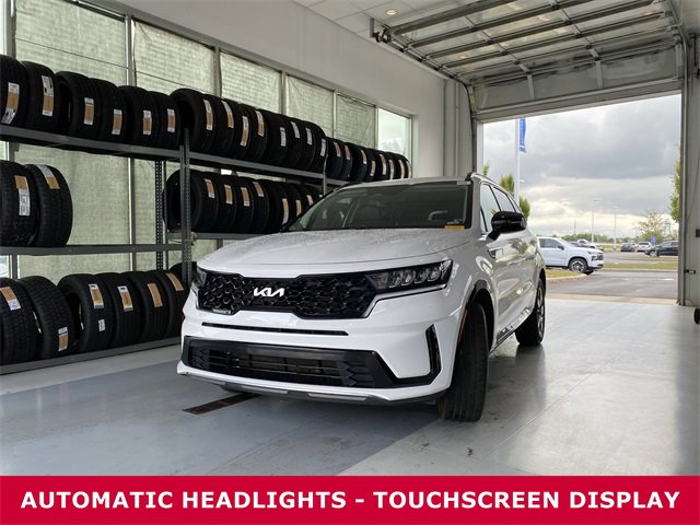 2022 Kia Sorento S photo 2