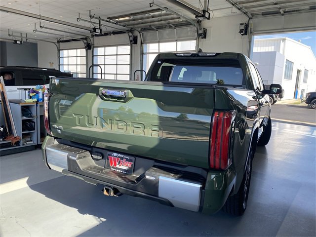 2022 Toyota Tundra Limited CrewMax photo 3