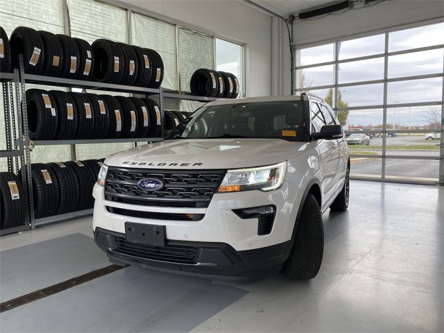 2019 Ford Explorer XLT photo 2