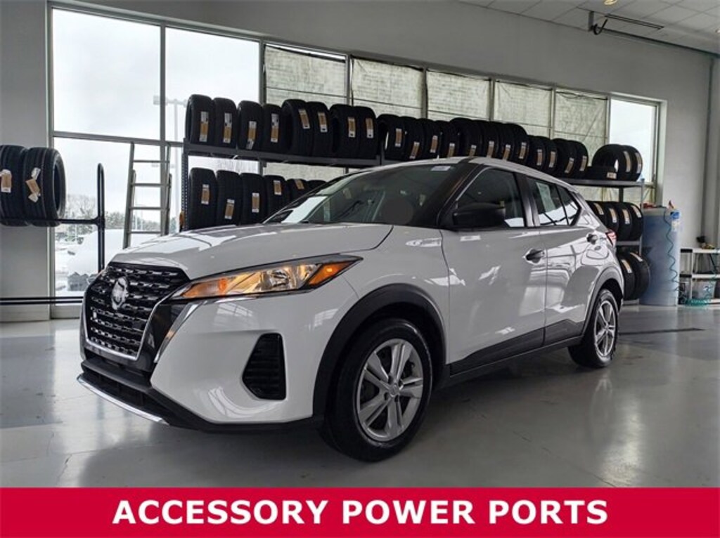 Used 2024 Nissan Kicks SUV