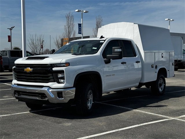 2024 Chevrolet Silverado 2500HD photo 2