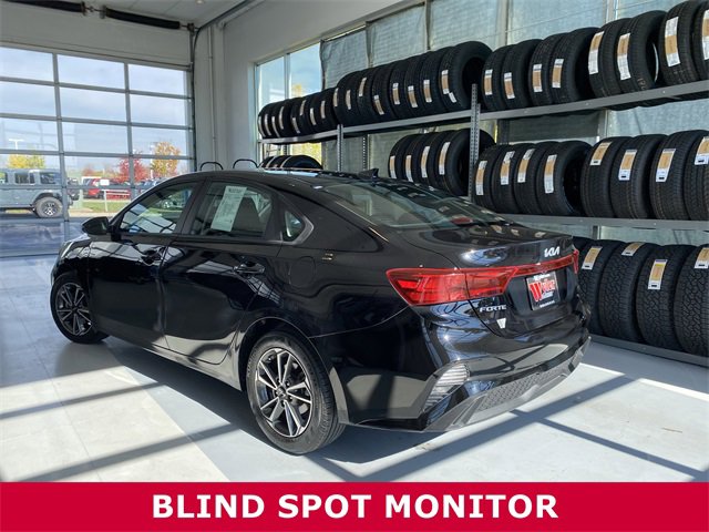 2023 Kia Forte LXS photo 2