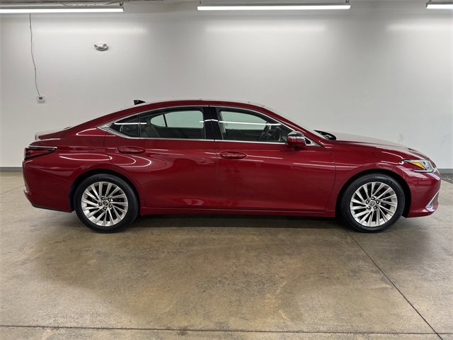 2019 Lexus ES 350 Luxury photo 2