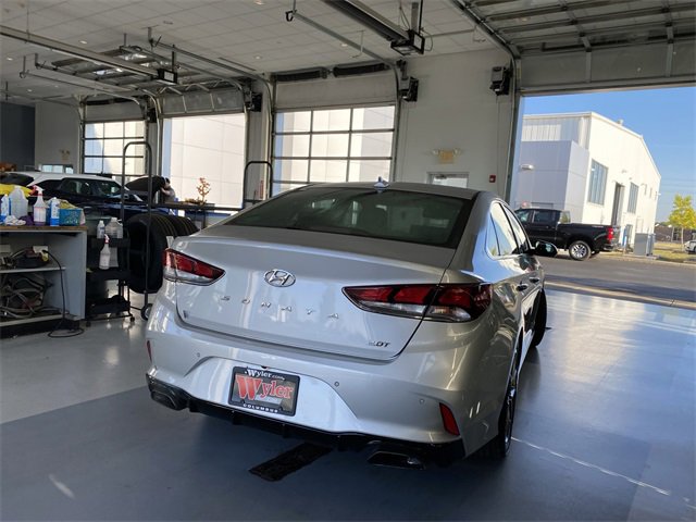 2018 Hyundai Sonata Limited 2.0T photo 3