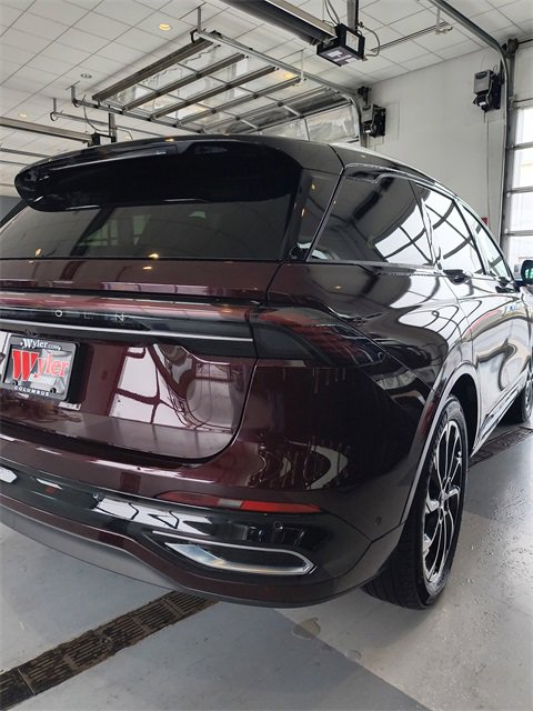 2024 Lincoln Nautilus Reserve photo 2