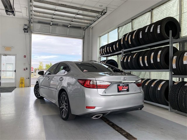 2016 Lexus ES 350 photo 2