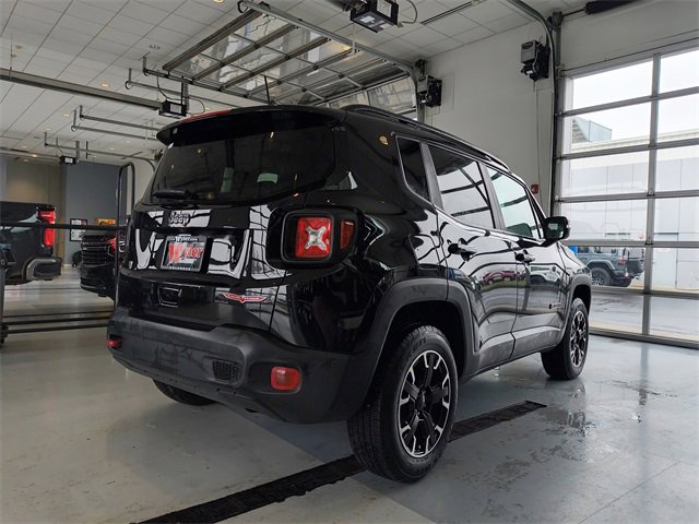 2023 Jeep Renegade Trailhawk photo 2