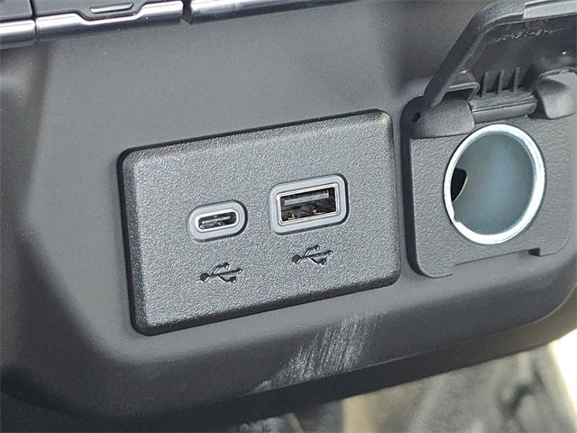 2025 Chevrolet Silverado 2500HD photo 3