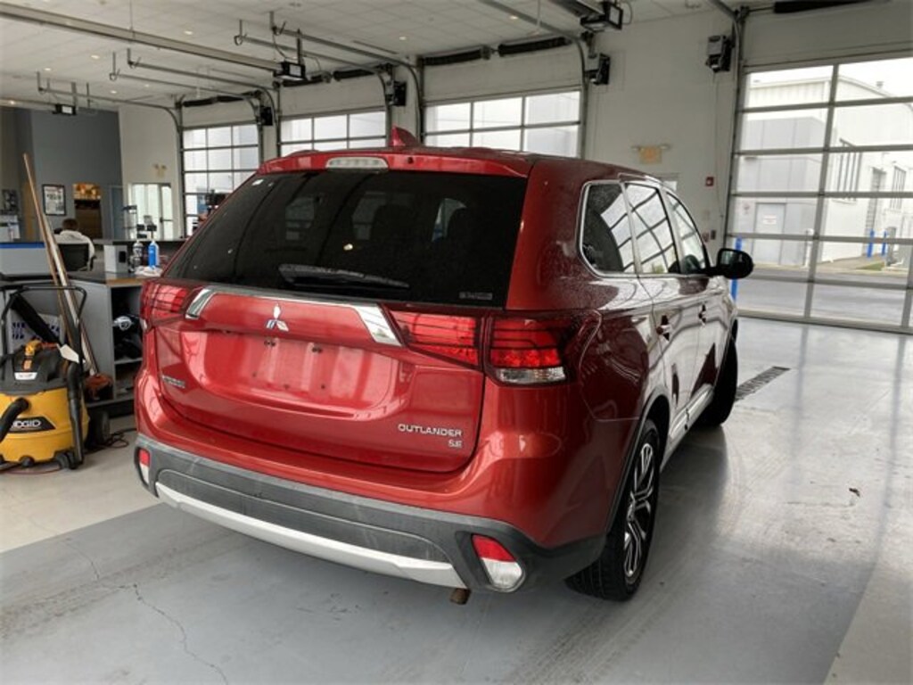 Used 2017 Mitsubishi Outlander  CUV