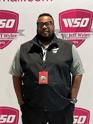 Staff member Deshawn Thurmond from ID_1f27101e7e8c