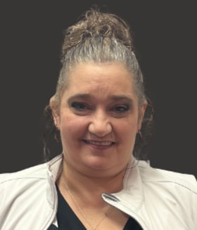 Staff member Jennifer Felix from ID_1f27101e7e8c