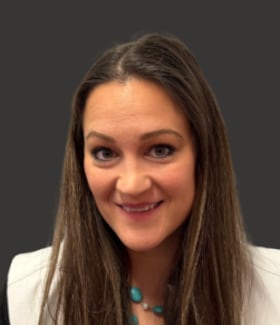 Staff member Lyndsey Bonnett from ID_1f27101e7e8c