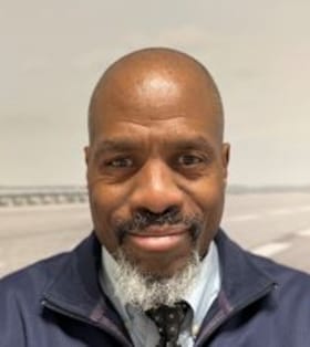 Staff member James Noel from ID_1f27101e7e8c