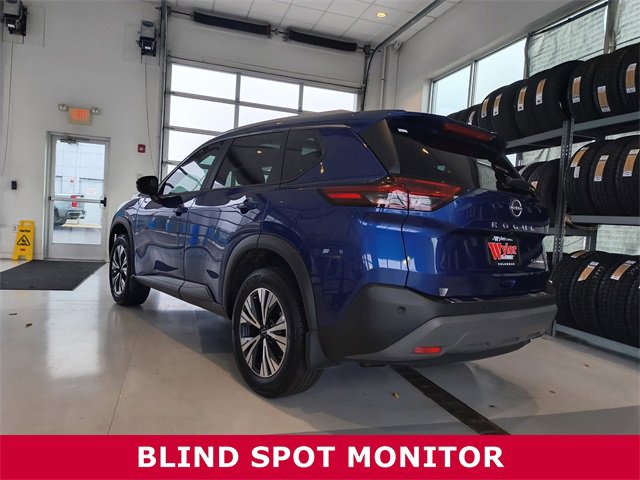 2022 Nissan Rogue SV photo 3