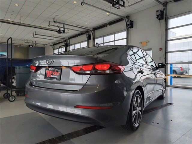 2018 Hyundai Elantra SEL photo 2