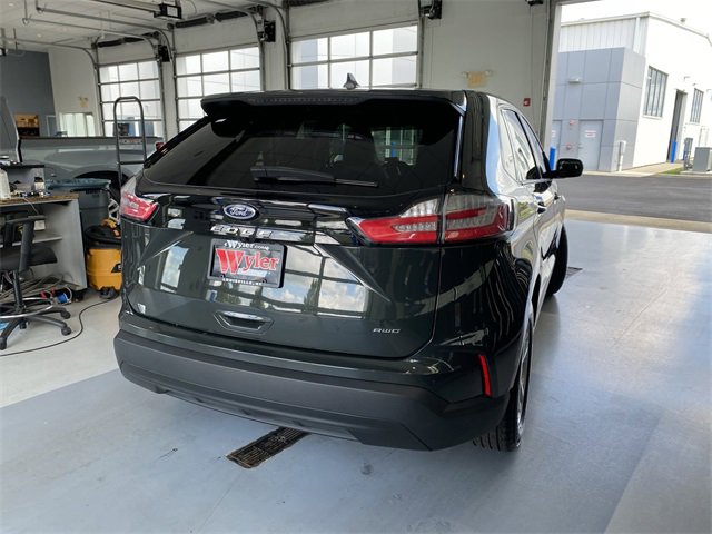 2024 Ford Edge SE photo 3