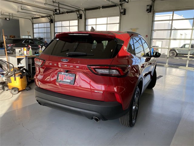2025 Ford Escape ST-Line photo 4