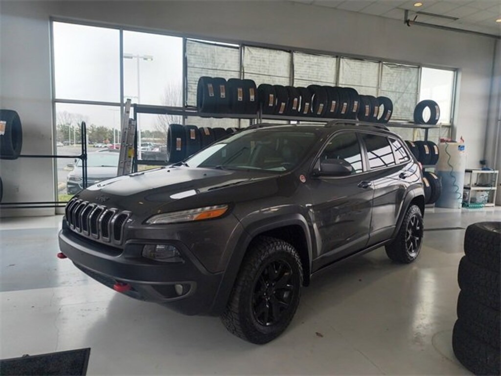 Used 2016 Jeep Cherokee SUV
