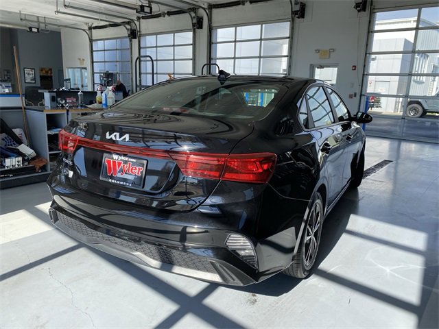 2023 Kia Forte LXS photo 3