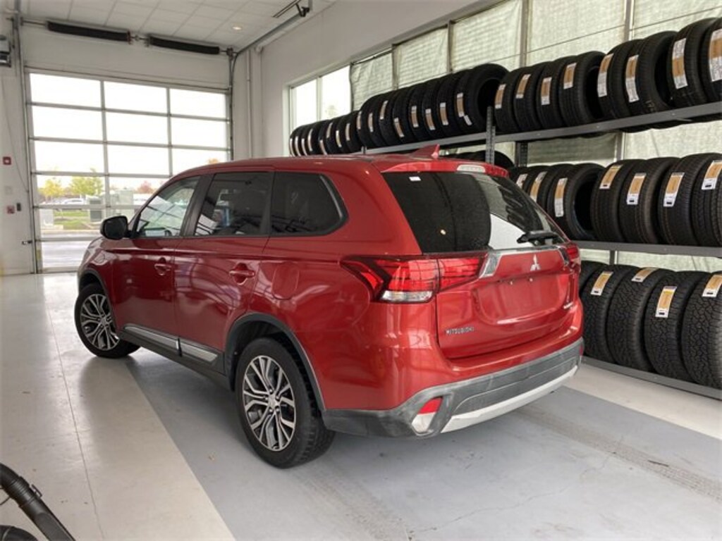 Used 2017 Mitsubishi Outlander  CUV