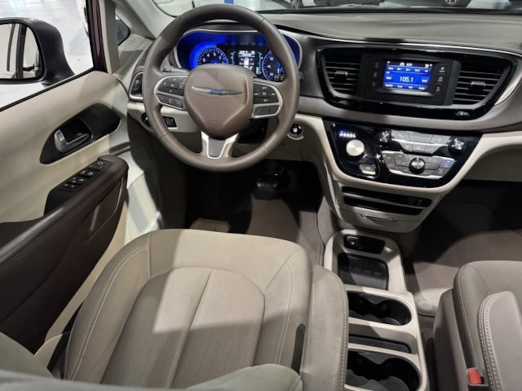 Used 2017 Chrysler Pacifica Van