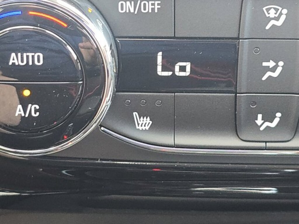 New 2025 Chevrolet Trax LT SUV