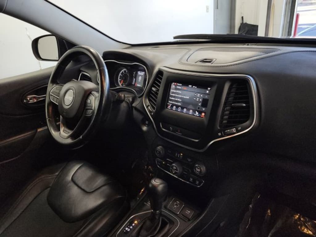 Used 2020 Jeep Cherokee SUV