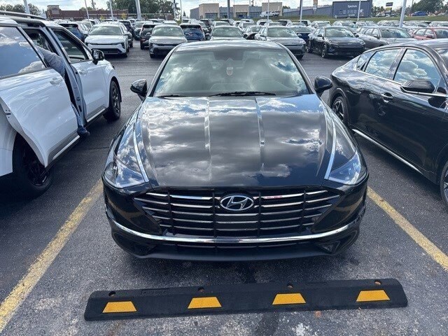 2021 Hyundai Sonata SE photo 2
