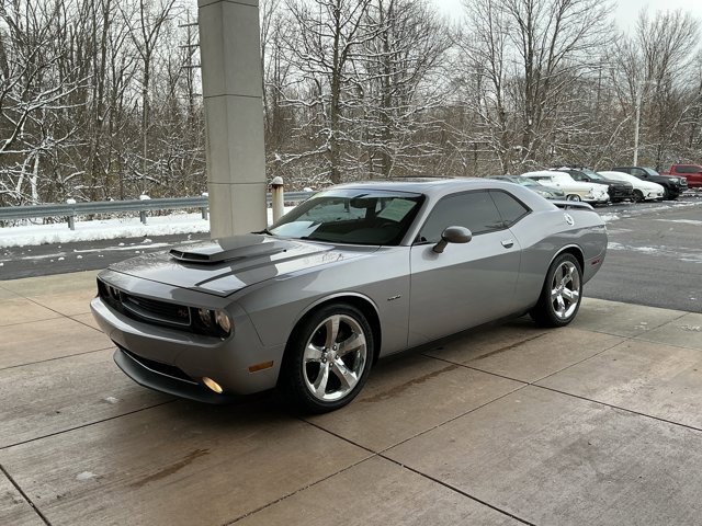 2014 Dodge Challenger R/T Plus photo 3