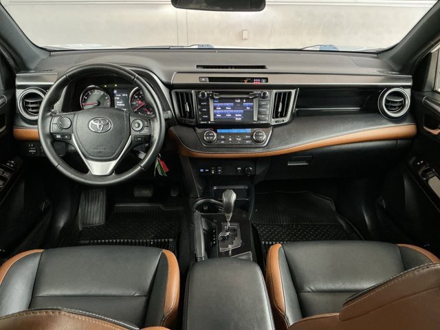 2018 Toyota RAV4 SE photo 4