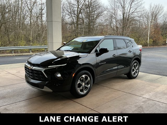 2024 Chevrolet Blazer 2LT photo 2